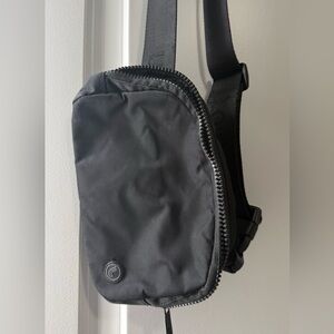 Lole Unisex Crossbody Sling Bag